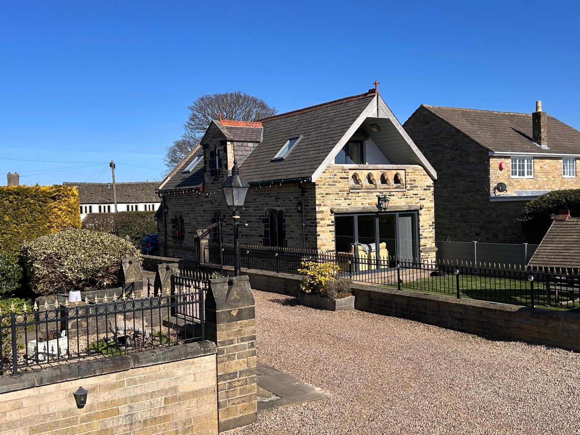 St George'S Lodge Halifax Exterior photo
